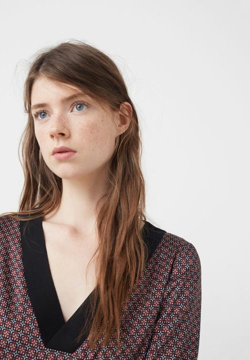 MANGO - Contrast Neckline Blouse Dark Red