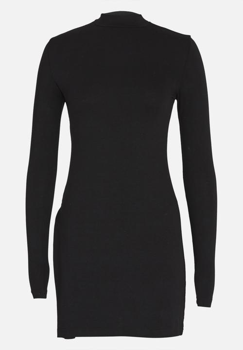 c(inch) - Longer Length Turtleneck Top Black