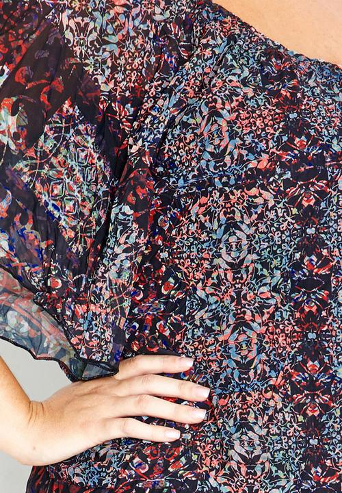 City Chic - Floral flutter-sleeve blouse Multi-colour