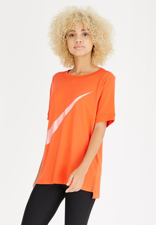 Nike - Nike Sportswear Swoosh Tee Red