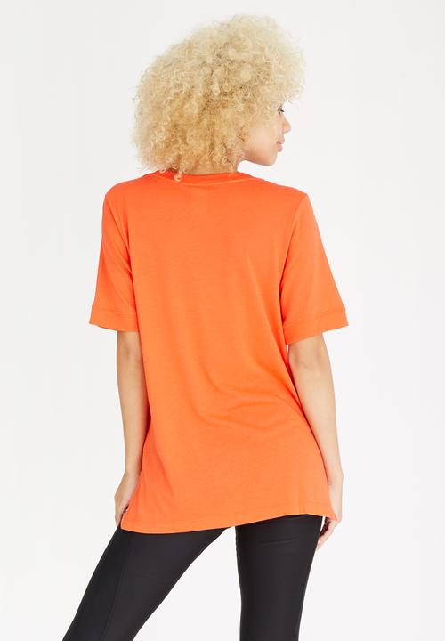 Nike - Nike Sportswear Swoosh Tee Red