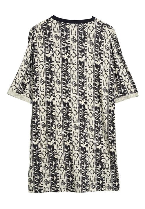 Next - Notch-neck Tunic Black/White Black and White