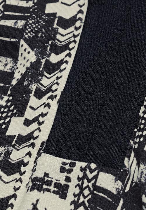 Next - Notch-neck Tunic Black/White Black and White