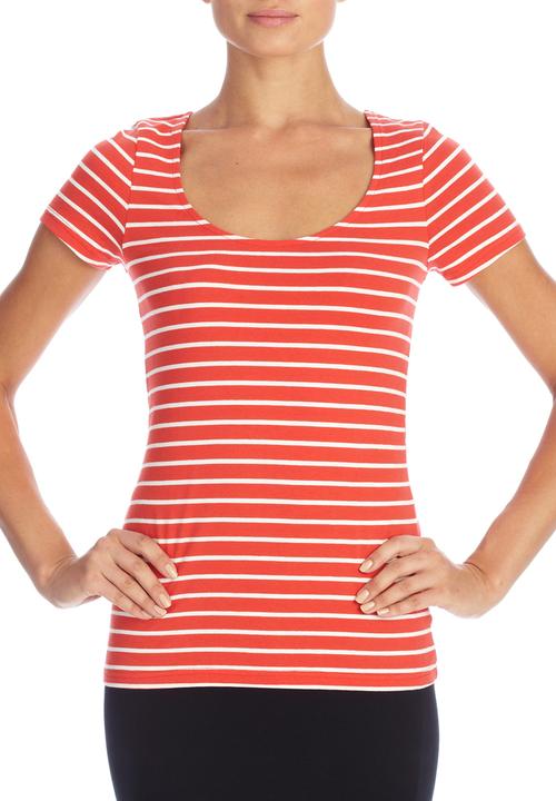 Betty Basics - Britney T-shirt