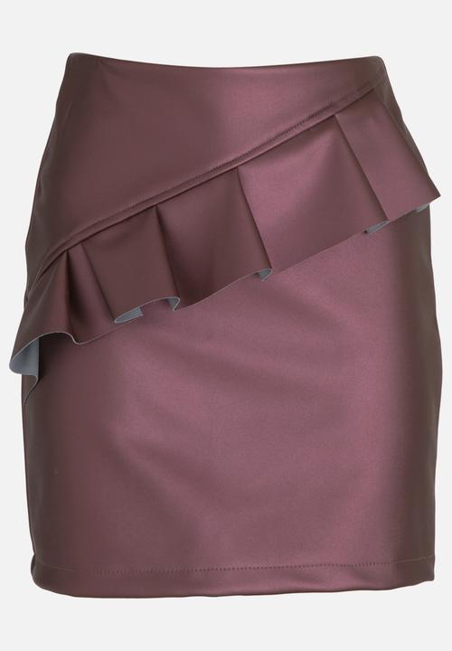 STYLE REPUBLIC - Leather-like Frill Mini Skirt Burgundy