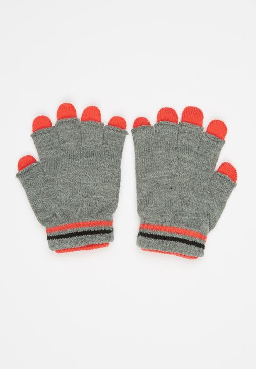 Character Fashion - Avengers 2 Pack Gloves Multi-colour
