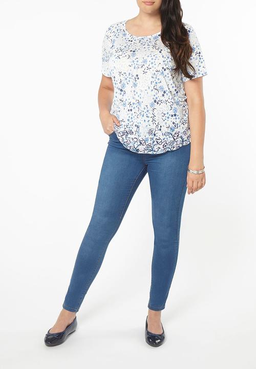 EVANS - Floral Embroidered Hem T-Shirt Off White