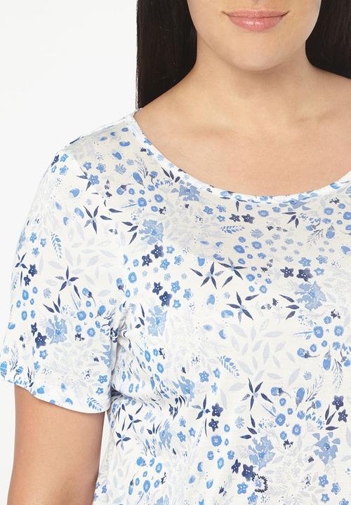 EVANS - Floral Embroidered Hem T-Shirt Off White