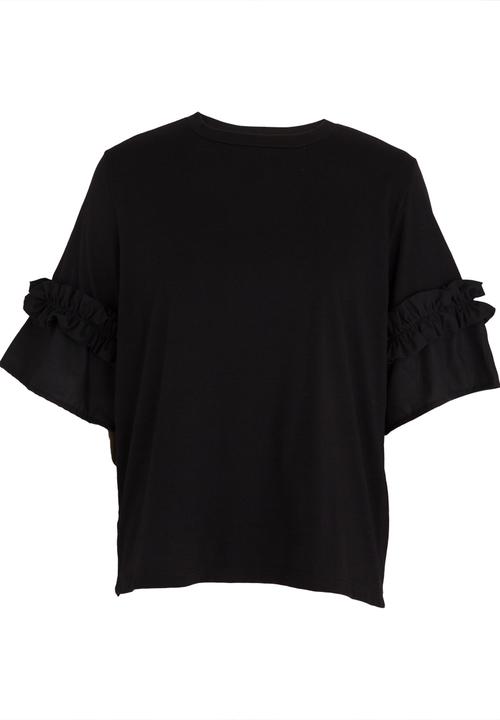 STYLE REPUBLIC - Frill Sleeve T-shirt Black