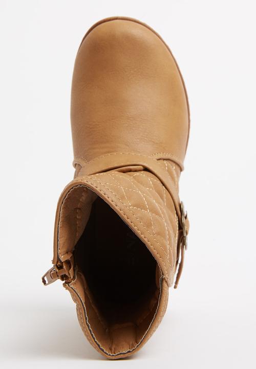 Foot Focus - Girls Boot with Flower Buckle Camel/Tan