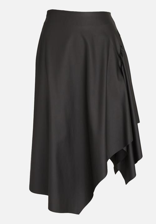 STYLE REPUBLIC - Leather Like Asymmetrical Skirt Black