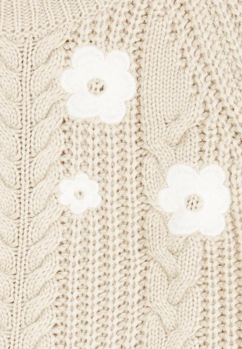 See-Saw - Chunky Knit with Flower Embroidery Stone