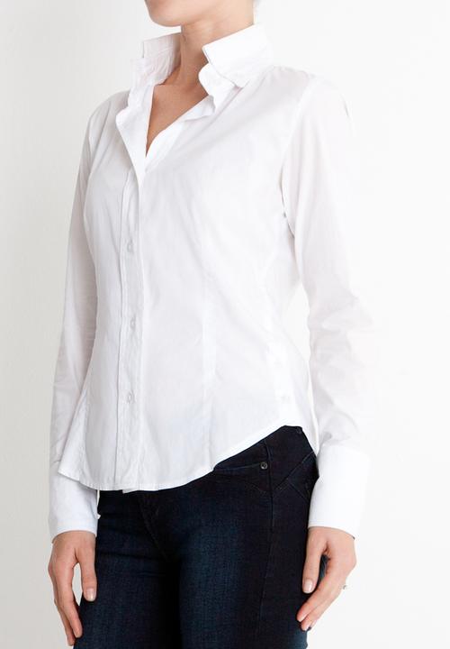 MISS JONES - The iconic white shirt