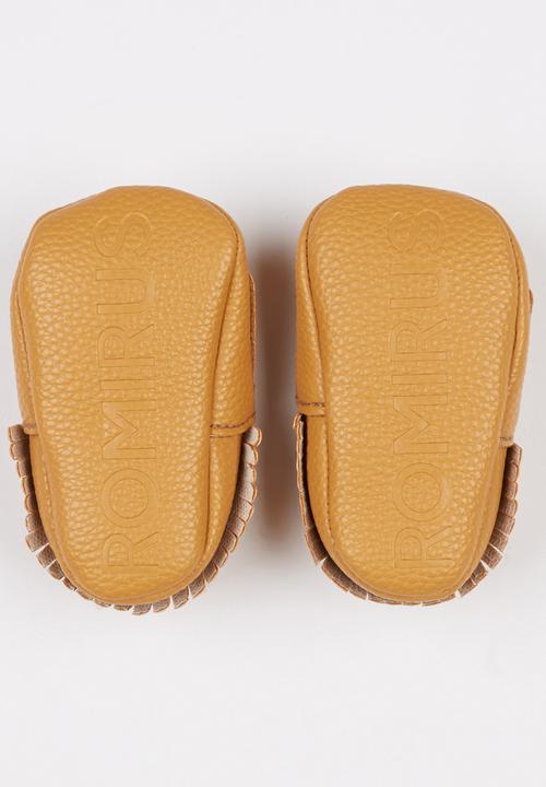 Pop Candy - Fringed Moccasin Tan