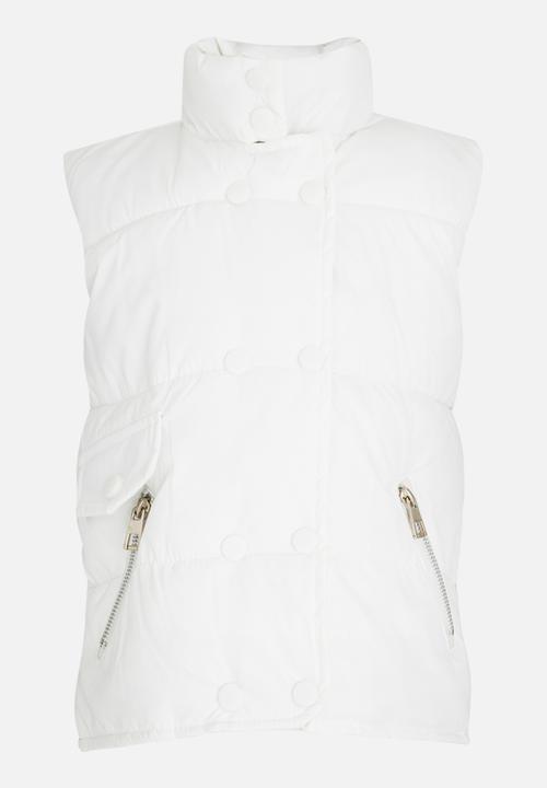 white sleeveless puffer jacket