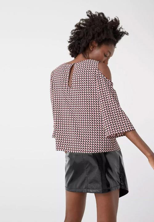 MANGO - Cut-out Shoulder Blouse Mid Pink