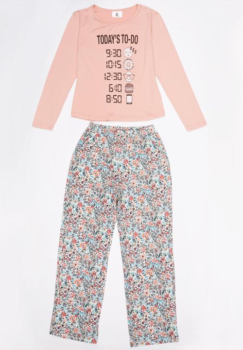 Rebel Republic - Things to do Pyjama Set Peach