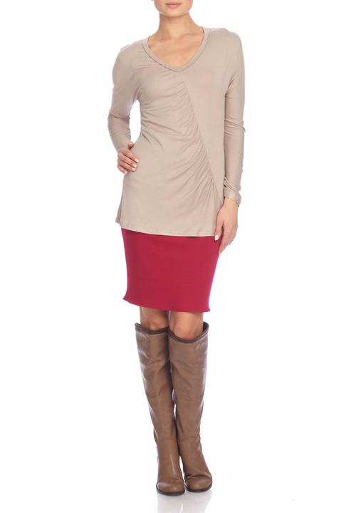 Yes - Asymmetrical top with ruched front