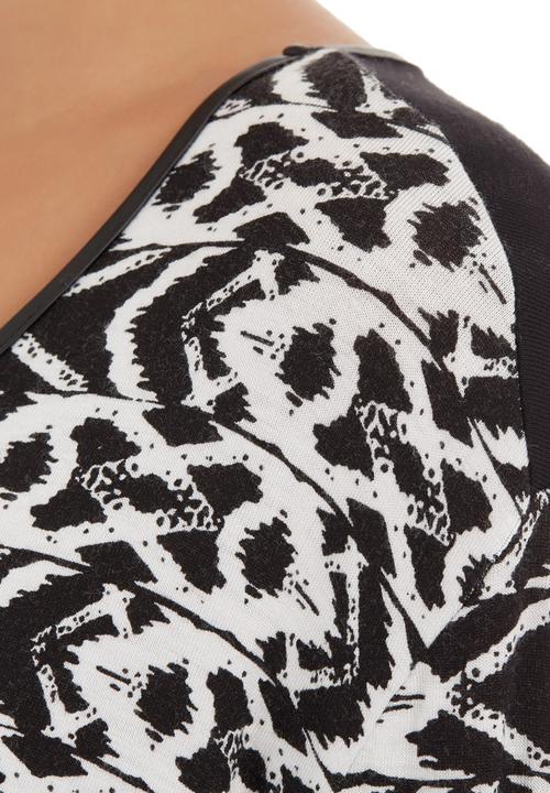 Slick - Top with trim Black/White