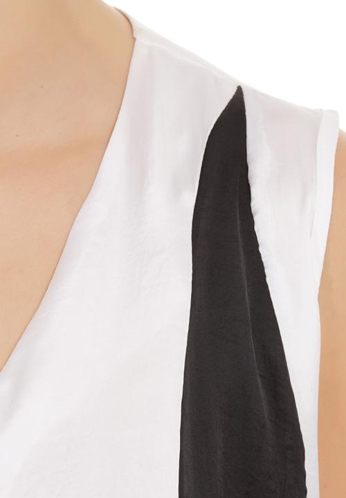 KARMA - Sleeveless Trapeze Blouse Black/White