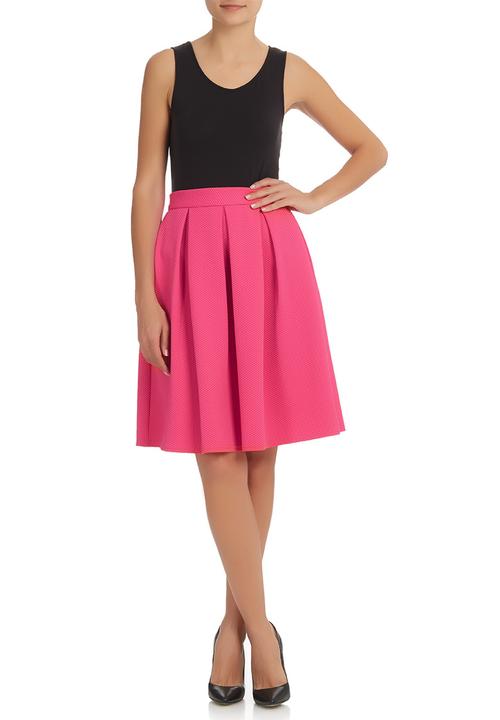 London Hub - Textured Skirt with Pleats Dark Pink