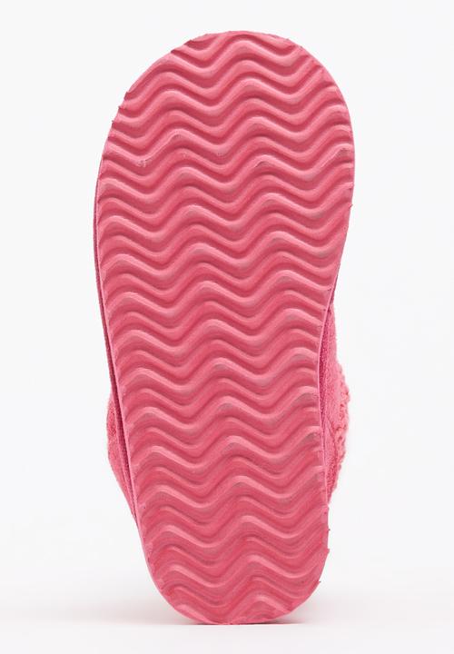 Foot Focus - Ugg Boot Dark Pink