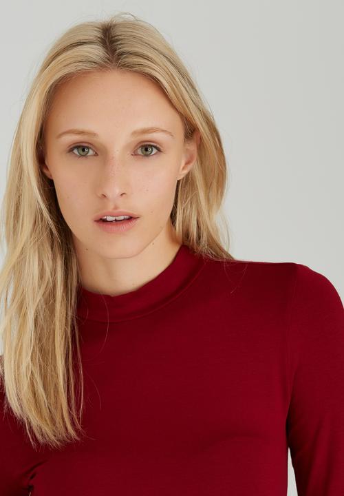 c(inch) - Turtle Neck Long Sleeve Top Dark Red