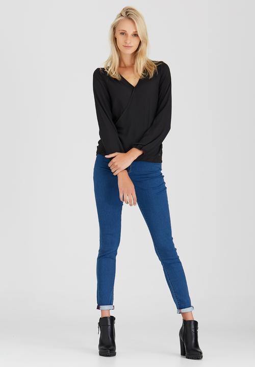 SOVIET - Inna Fancy Chiffon Top Black