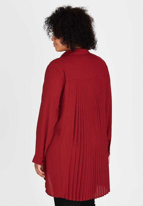 STYLE REPUBLIC PLUS - Pleated Back Shirt Dark Red