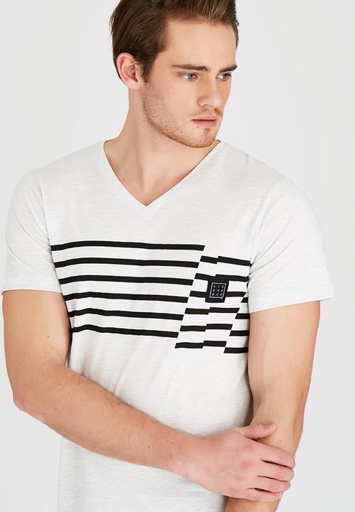 Lizzard - Tyler Short Sleeve V-Neck T-Shirt Grey