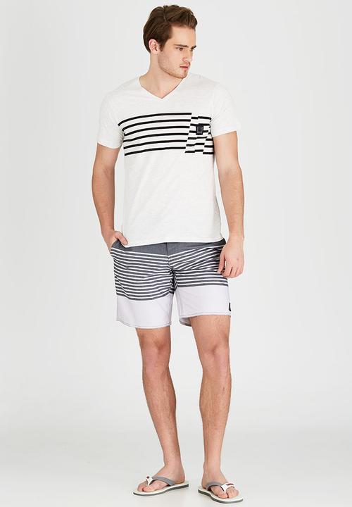 Lizzard - Tyler Short Sleeve V-Neck T-Shirt Grey