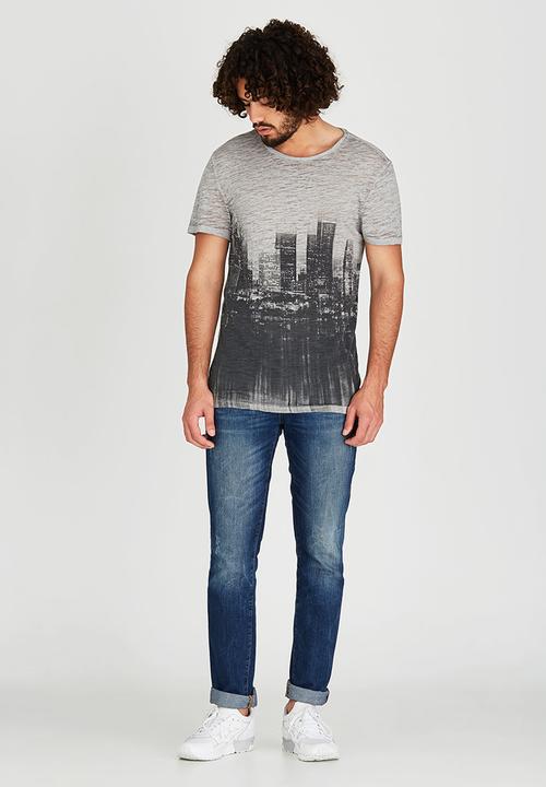 GUESS - Short Sleeve Myer Long City Blur Crew Grey