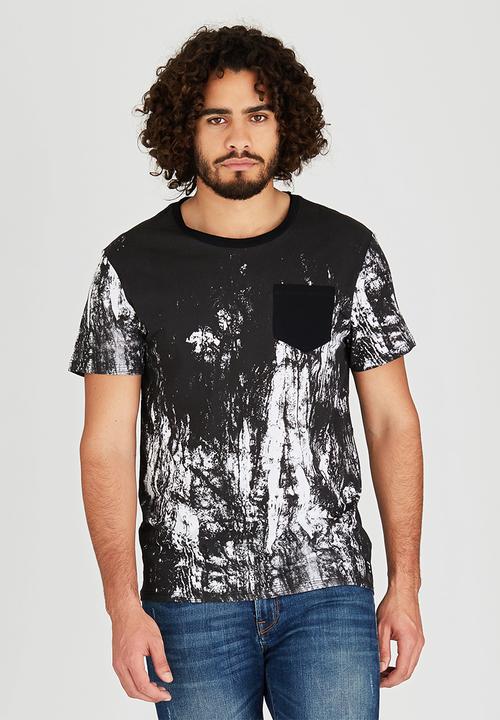 GUESS - Short Sleeve Stream Jersey All Over Print Black