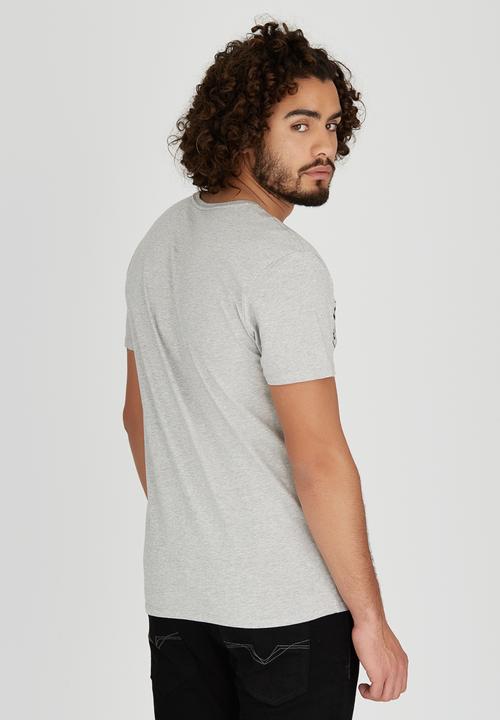 GUESS - Short Sleeve Guess Beach Crew T-Shirt Grey