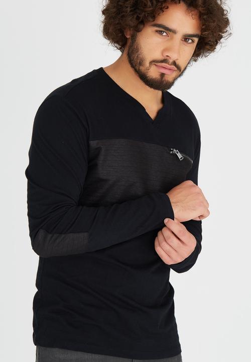 GUESS - L/S Mason Shine Slit Neck Tee Black