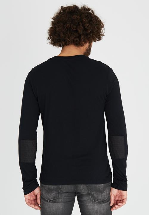 GUESS - L/S Mason Shine Slit Neck Tee Black