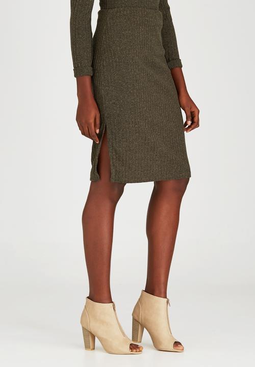 c(inch) - Ribbed Midi Skirt Dark Green