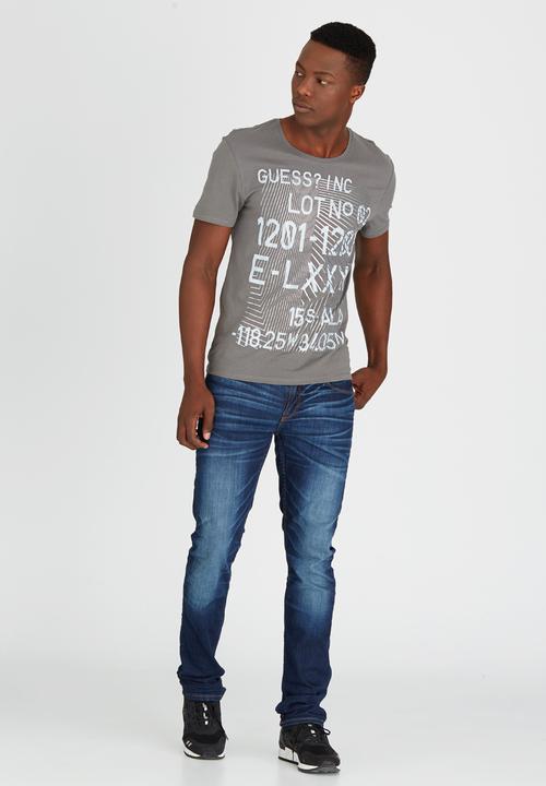 GUESS - S/S BSC Shifted Stripes Crew Tee Grey