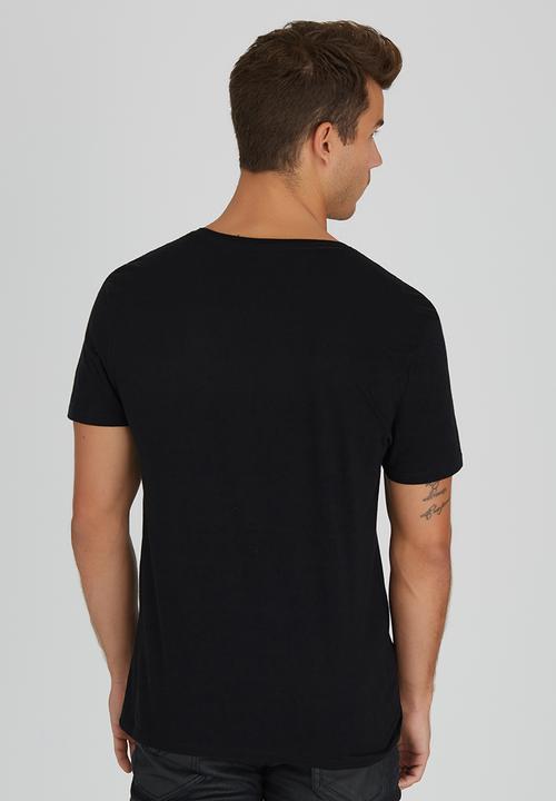 GUESS - S/S BSC Studded Flag Crew Tee Black