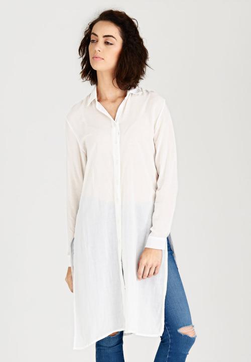 c(inch) - Split Back Longer Length Shirt Off White