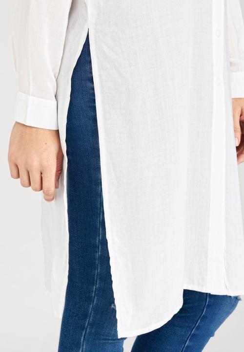 c(inch) - Split Back Longer Length Shirt Off White