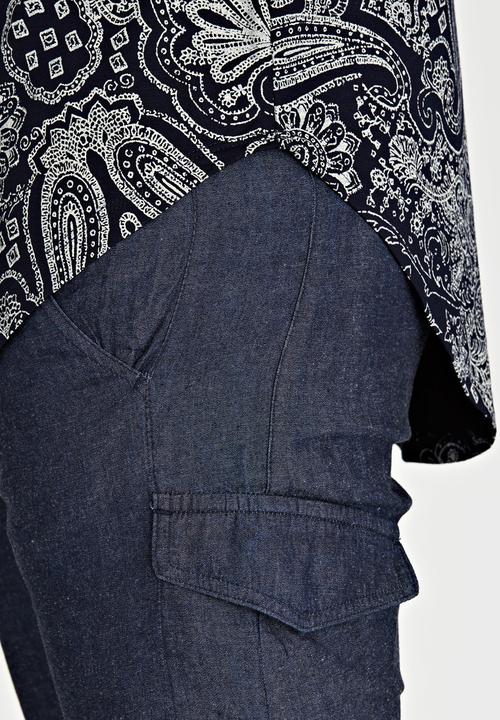 Resist - Scooped Raglan Paisley Arms T-Shirt Navy