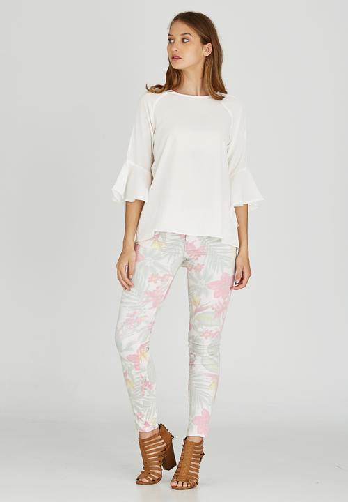 Brave Soul - Fluted Sleeve Blouse Cream