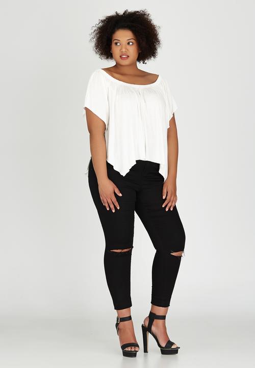 BoohooDNU - Bardot Hanky Hem Top Cream