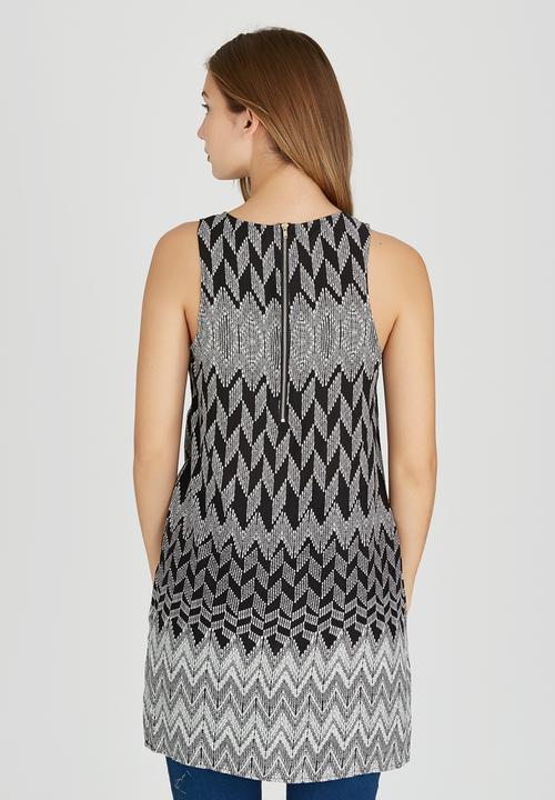 Revenge - Geometric Print Sleeveless Tunic Black and White