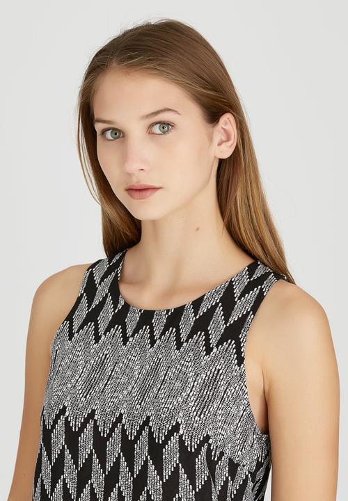 Revenge - Geometric Print Sleeveless Tunic Black and White
