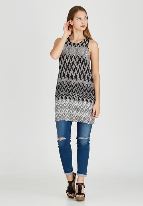 Revenge - Geometric Print Sleeveless Tunic Black and White