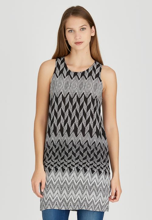 Revenge - Geometric Print Sleeveless Tunic Black and White