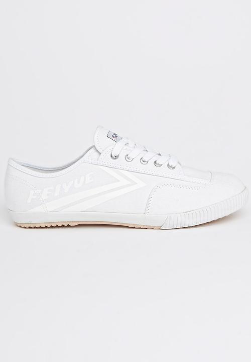 feiyue white shoes