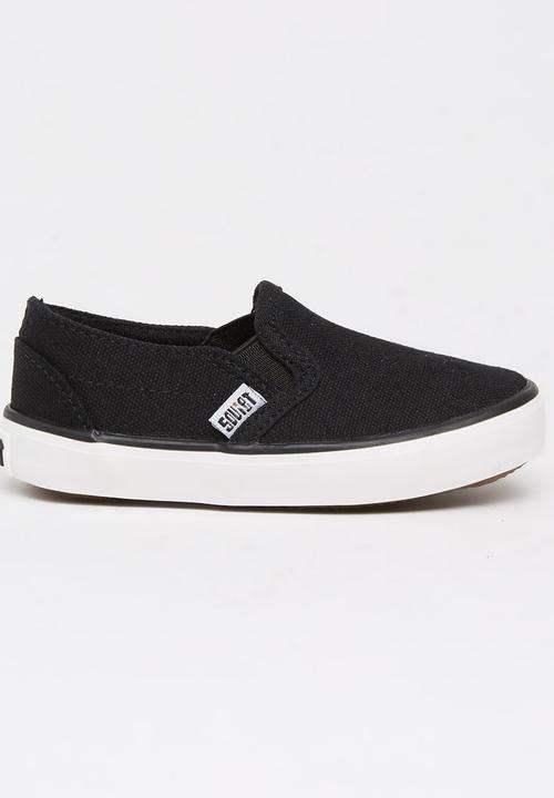 Slip On Sneaker Black SOVIET Shoes 